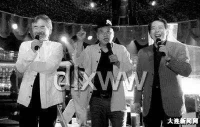 大连劳动公园的大足球有什么奥秘,劳动公园大足球在哪个门