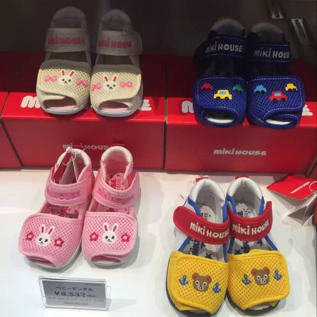 什么牌子的儿童凉鞋比较好穿耐穿,儿童凉鞋品牌哪种比较好穿