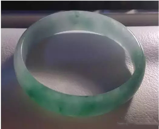 买了23万假货翡翠手镯,假翡翠手镯鉴别