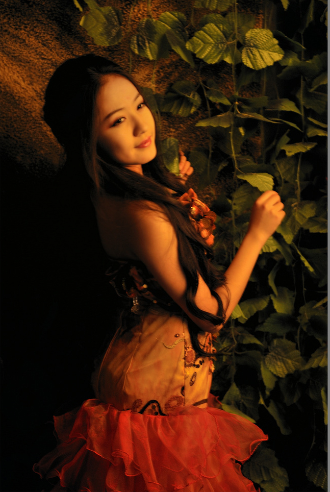 宜昌美女远赴慕里黑，竟然被德国男人的啤酒不知不觉灌了个大醉