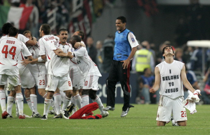 卡卡ac米兰处子秀,卡卡ac米兰庆祝高清壁纸