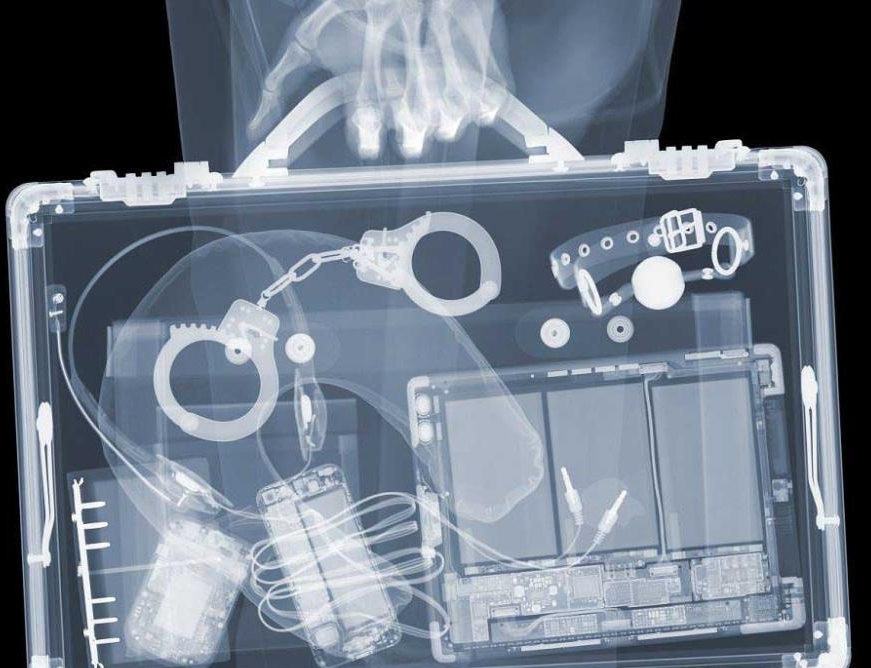 美国安检辐射大,美国安检流程详解