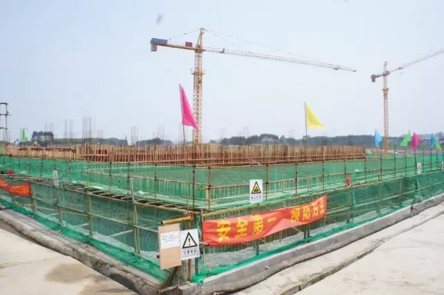 爱她就带她去三亚,爱他就带他去旅游吧