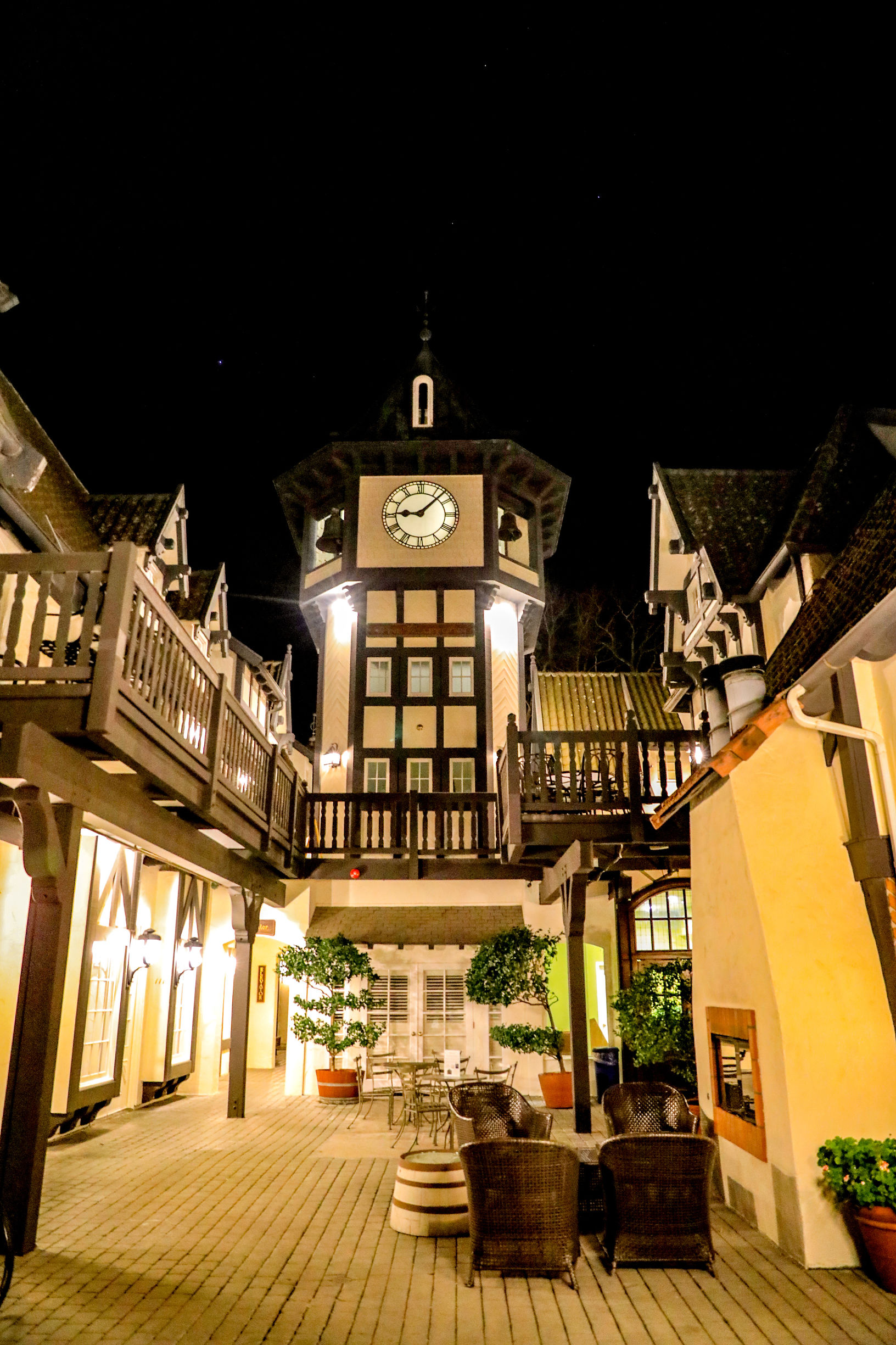 沐浴阳光下的田野,美国丹麦小镇索尔文