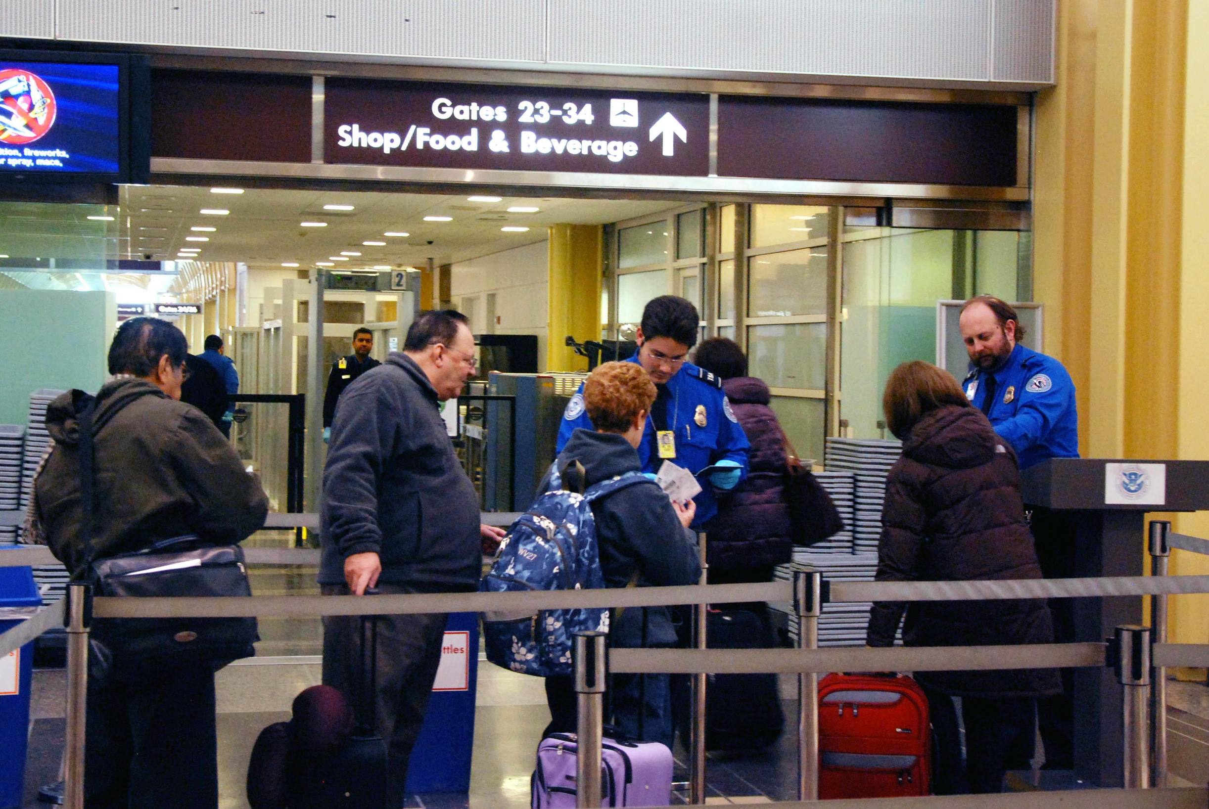 美国安检辐射大,美国安检流程详解