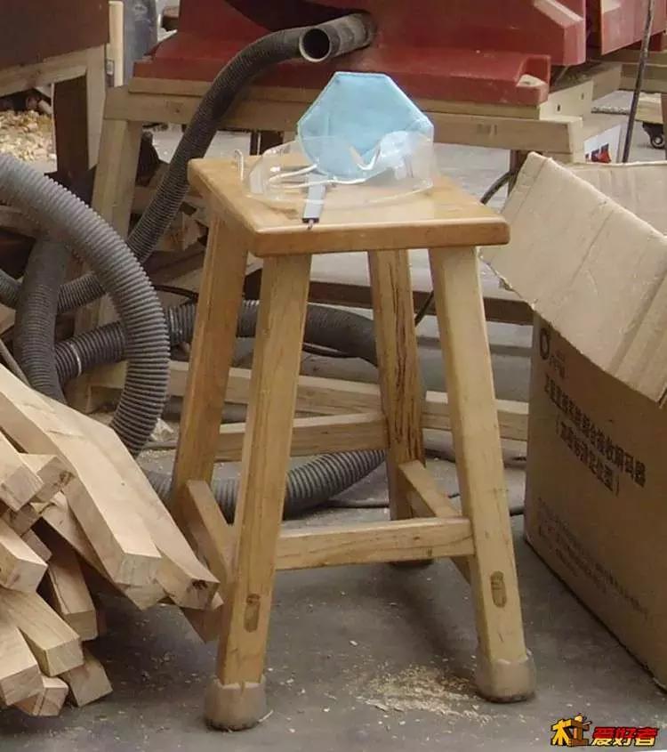 坐着轮椅入了坑——《轮椅上的木匠》