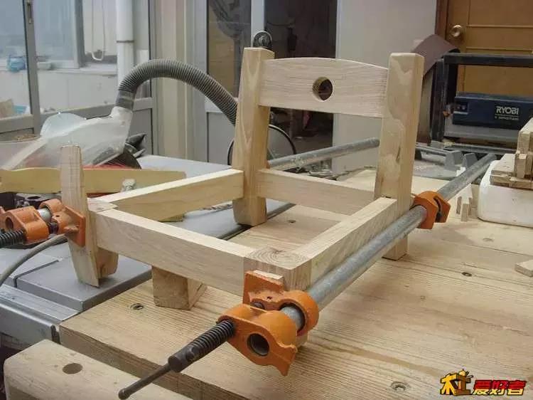 坐着轮椅入了坑——《轮椅上的木匠》