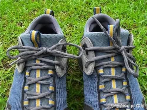 鞋带为什么总松开,为什么自己系的鞋带老是松开