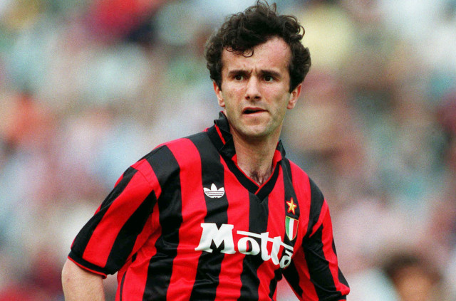 足球经典战役c罗,天下足球国际米兰三冠王纪录片