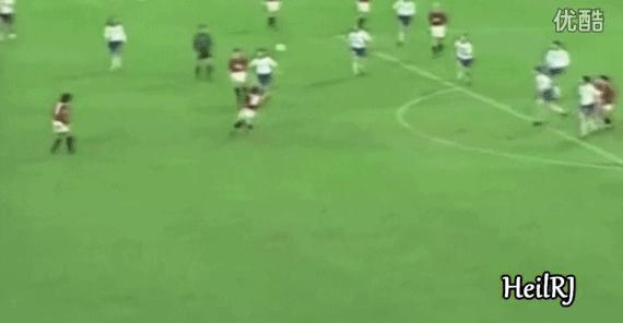 他有托蒂的忠诚、小贝的帅气、大罗的统治力，他是英雄的代名词！