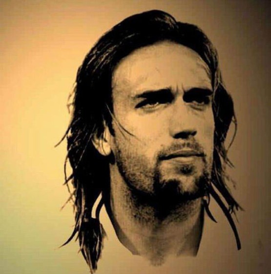 他有托蒂的忠诚、小贝的帅气、大罗的统治力，他是英雄的代名词！