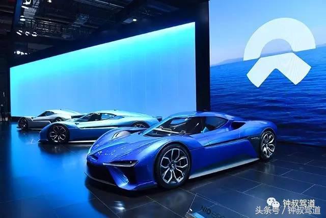 在浮华的飨宴里,钟叔只记住这些车和事