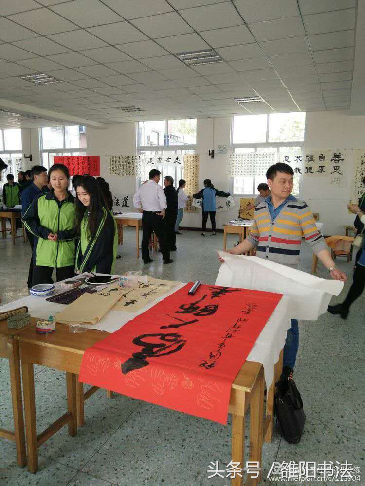 书法名家进校园传统文化润心田,传统文化书画进校园