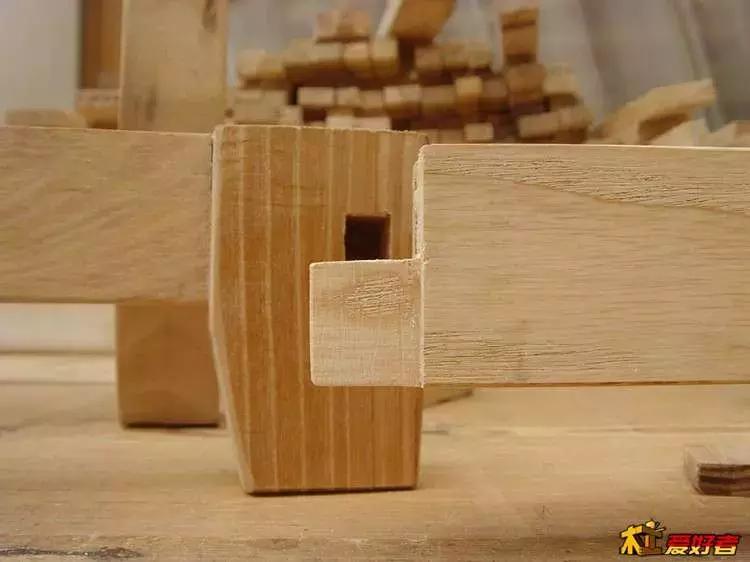 坐着轮椅入了坑——《轮椅上的木匠》