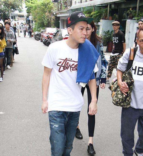 跟着这两人学穿搭，刷街名单肯定有你