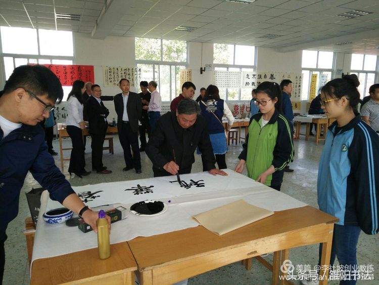 书法名家进校园传统文化润心田,传统文化书画进校园