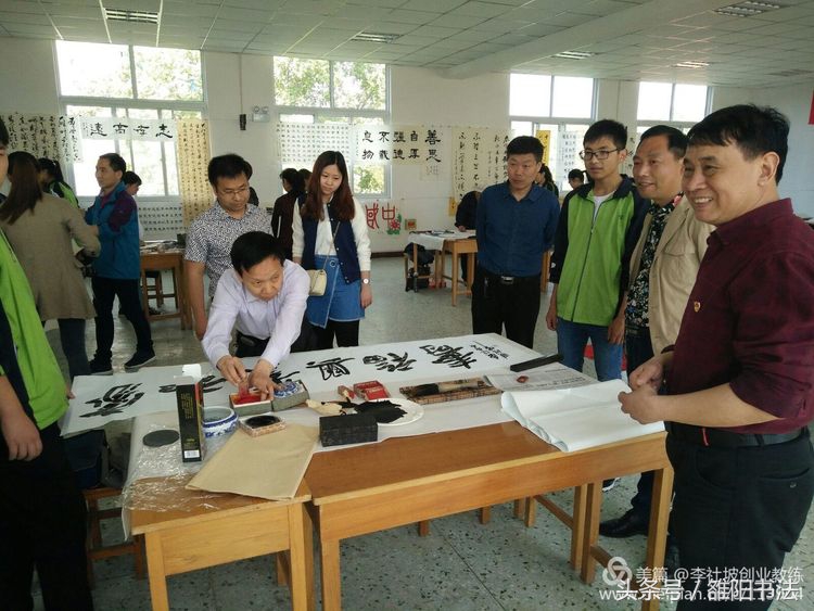 书法名家进校园传统文化润心田,传统文化书画进校园