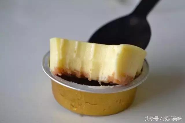 1月仅售7天的芝士条，身家过亿照样排队！谁给你的自信？