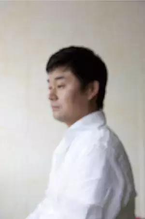 草间弥生跨界玩室内设计，你敢住进这样扎眼的房间吗？！