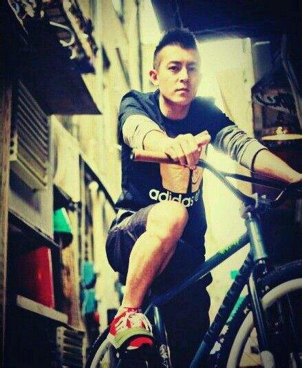 跟着这两人学穿搭，刷街名单肯定有你