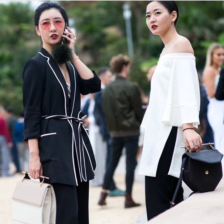 你的包烂大街了吧？三个品牌瞬间提升包品