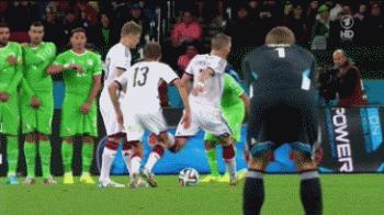 那些眼花缭乱的任意球配合合集,任意球gif视频