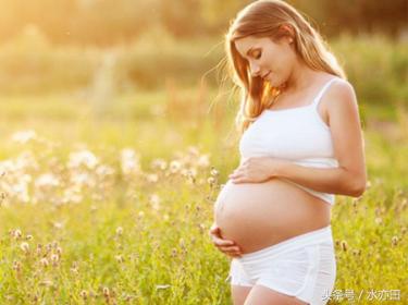 黄晓明公开baby孕照破代孕传闻！孕期肚子特别靠下为什么？