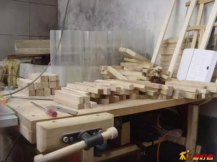 坐着轮椅入了坑——《轮椅上的木匠》