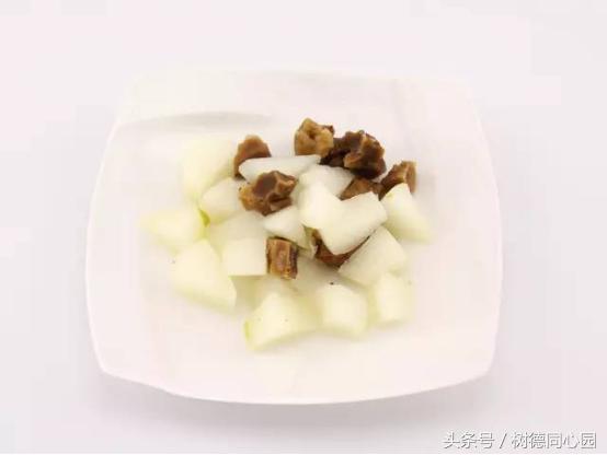 红枣梨子米糊图片,红枣梨子小米糊一岁辅食