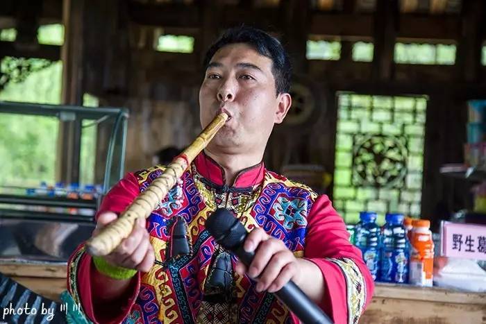 世界上最大的坑是什么,世界上最深的坑是什么坑