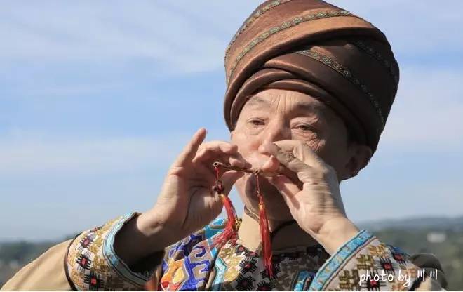 世界上最大的坑是什么,世界上最深的坑是什么坑