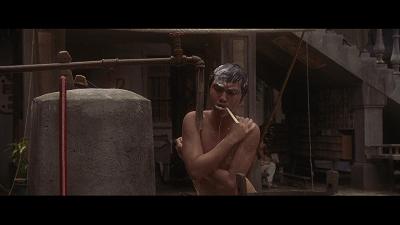 江湖最后一个老大周星驰的电影,周星驰在电影里是个自我的人吗