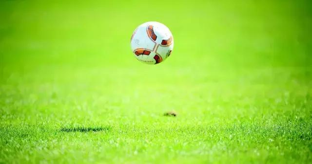 致敬我挚爱的足球,致敬我们喜欢的足球