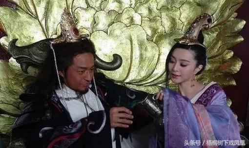 没熨斗烫衣服小妙招,没有电熨斗衣服皱了怎么快速弄平