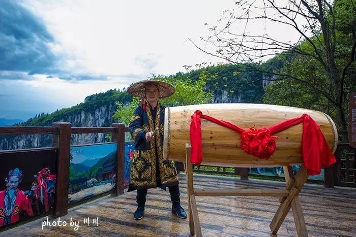 世界上最大的坑是什么,世界上最深的坑是什么坑