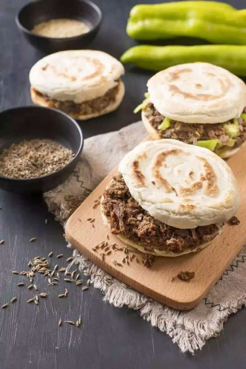 潮汕牛肉凭啥横扫火锅界！潮汕火锅引跑者blublu潮牛专访