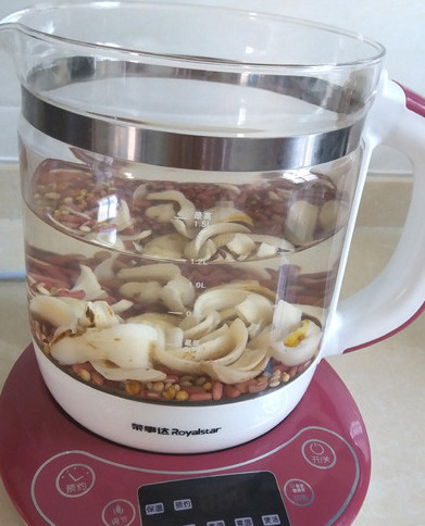 薏米红豆莲子百合的做法,薏米红豆百合粥步骤