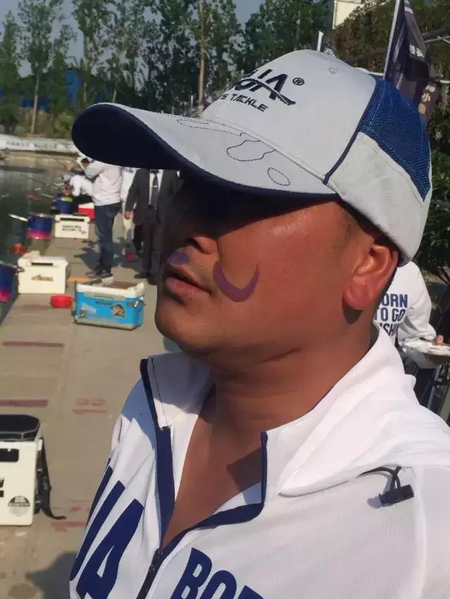 王超钓鲫鱼避小杂鱼技巧,化氏垂钓学院王超教官