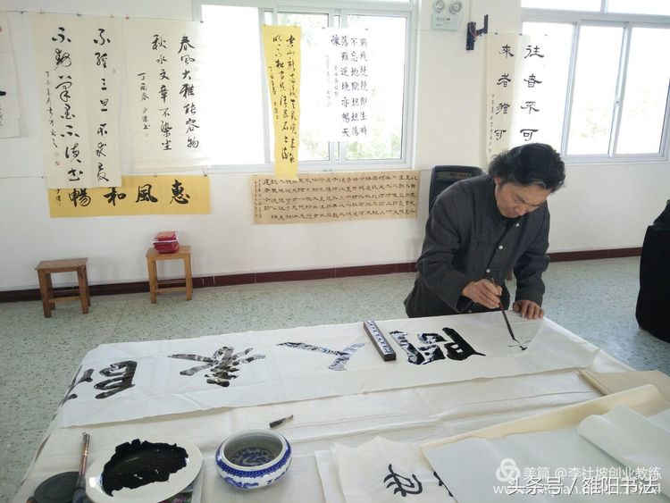 书法名家进校园传统文化润心田,传统文化书画进校园