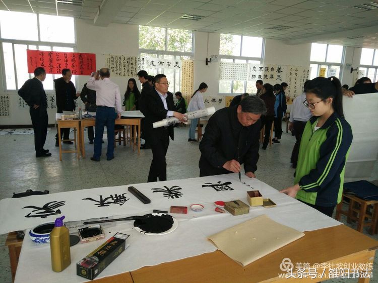 书法名家进校园传统文化润心田,传统文化书画进校园