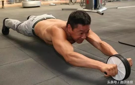 厉害！这还是我的瑞金书记？篮球健身样样精通，还和狼王过过招？