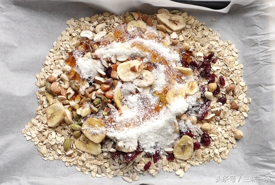 学做枫糖核桃面包,怎么烤坚果谷物麦片