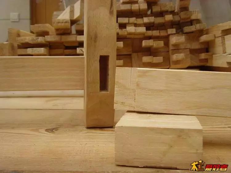 坐着轮椅入了坑——《轮椅上的木匠》