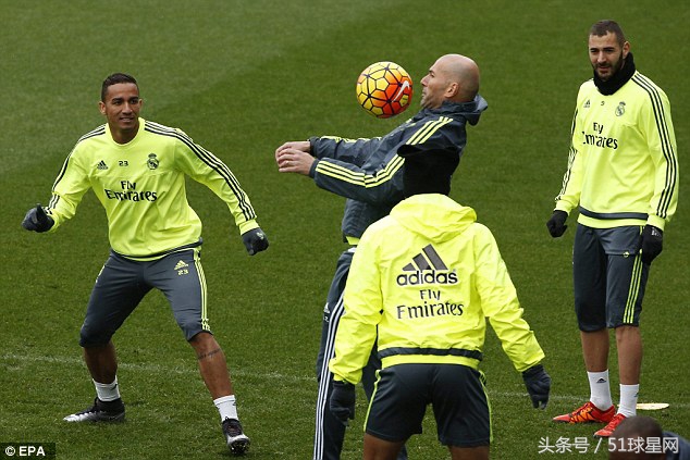 2006世界杯齐达内停球过人,齐达内06年世界杯决赛停球