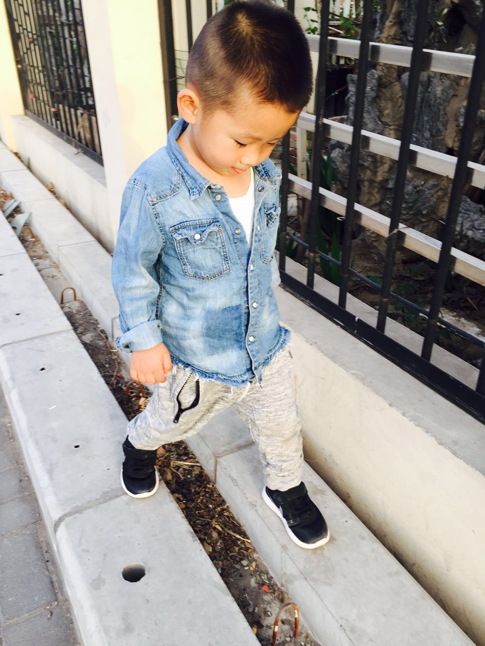 入园前如何让宝贝调整好一日作息,如何让孩子开心的起床