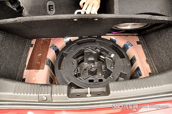 开启隐身模式无痕改装样板工程菲亚特博悦升级海螺音响