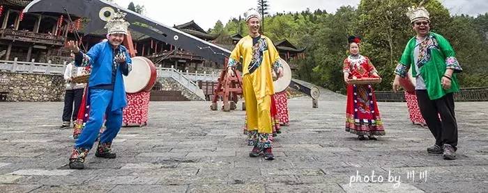 世界上最大的坑是什么,世界上最深的坑是什么坑