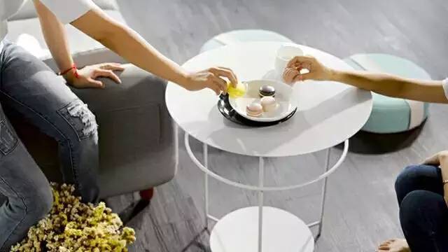 各种稀奇古怪的小桌子,不同形状的桌子