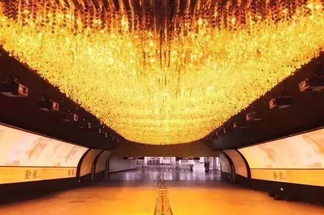 「拾趣」古典风、童话风……上海16座最美地铁站，你最常经过哪一站？