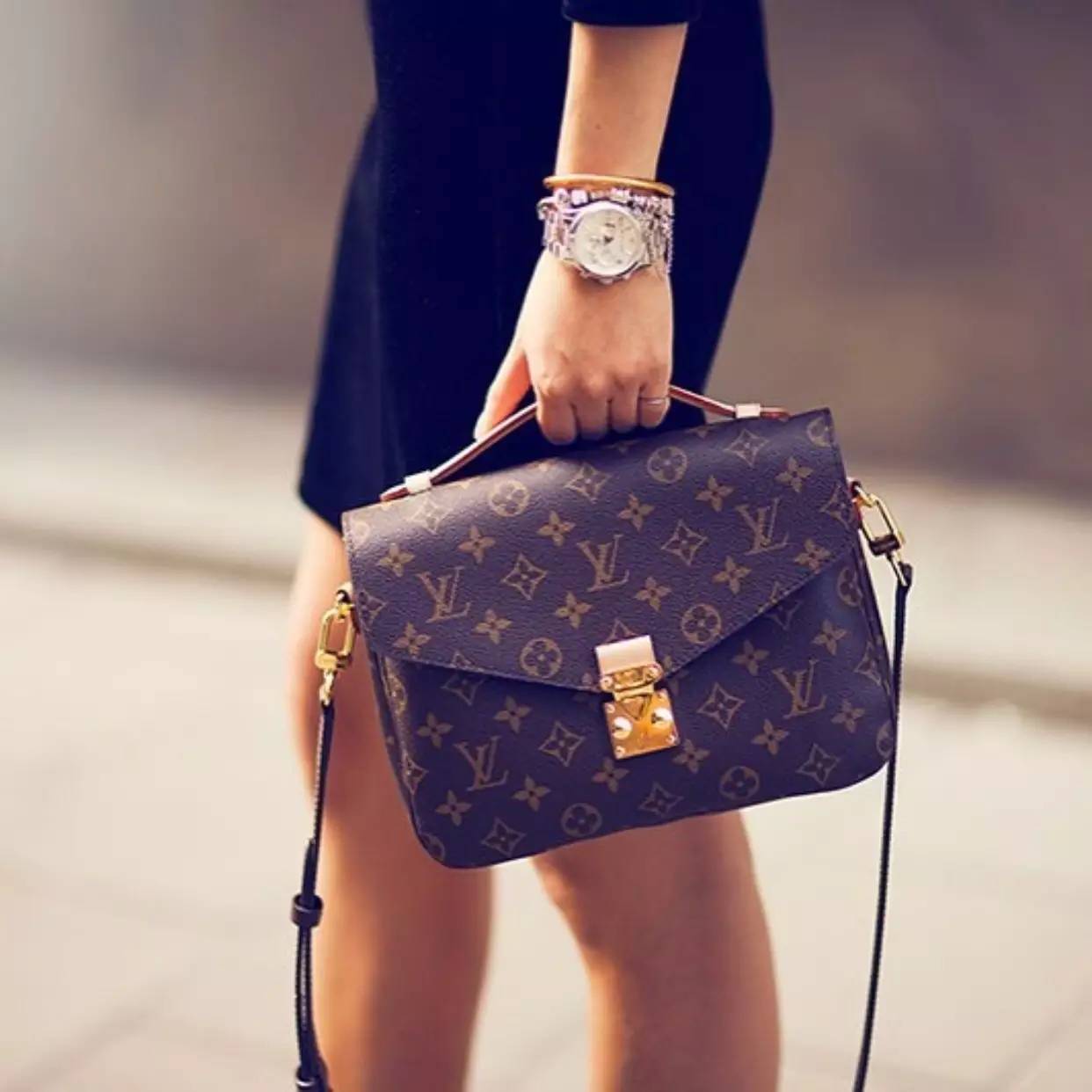 lv三合一和ysl信封包,lvguccichanel包哪个保值